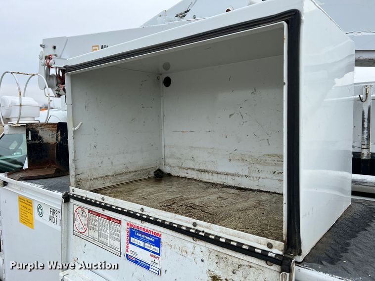 image for item JU9655 2011 Ford F550 Super Duty  bucket truck