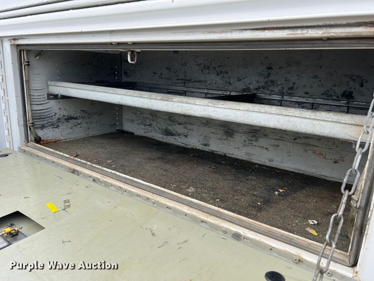 image for item JU9655 2011 Ford F550 Super Duty  bucket truck