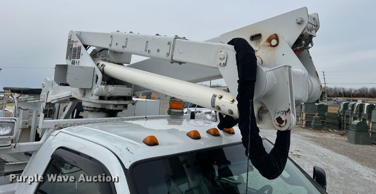 image for item JU9655 2011 Ford F550 Super Duty  bucket truck