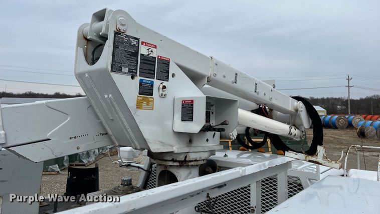 image for item JU9655 2011 Ford F550 Super Duty  bucket truck