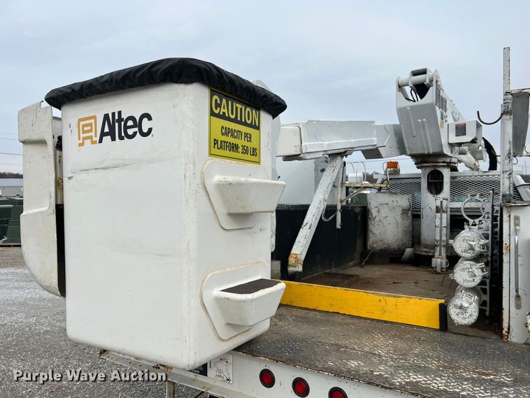 image for item JU9655 2011 Ford F550 Super Duty  bucket truck