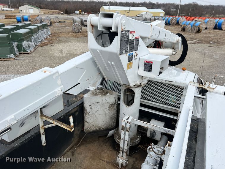 image for item JU9655 2011 Ford F550 Super Duty  bucket truck