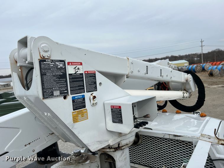 image for item JU9655 2011 Ford F550 Super Duty  bucket truck