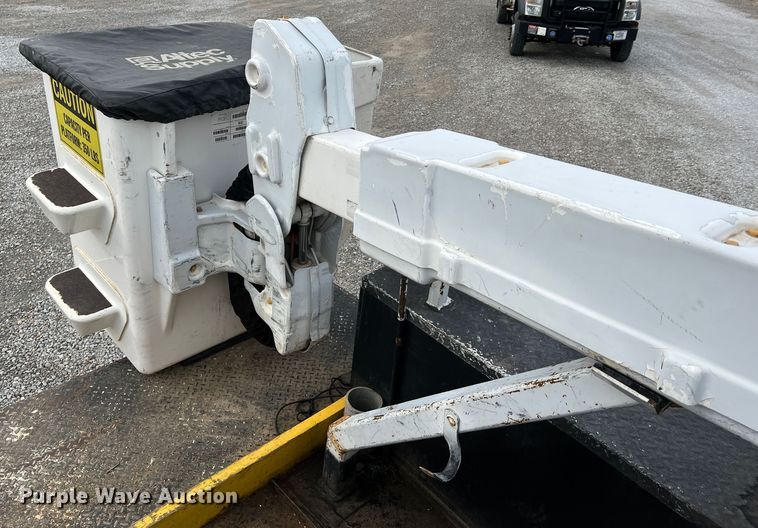 image for item JU9655 2011 Ford F550 Super Duty  bucket truck