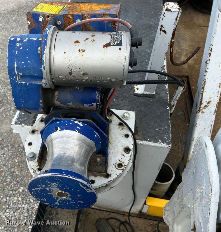 image for item JU9655 2011 Ford F550 Super Duty  bucket truck