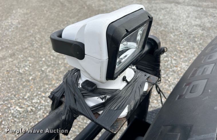 image for item JU9655 2011 Ford F550 Super Duty  bucket truck