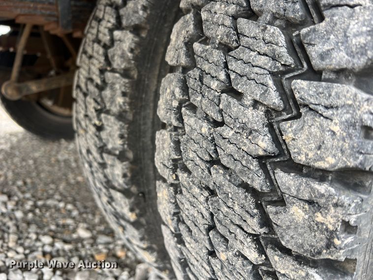 image for item JU9655 2011 Ford F550 Super Duty  bucket truck