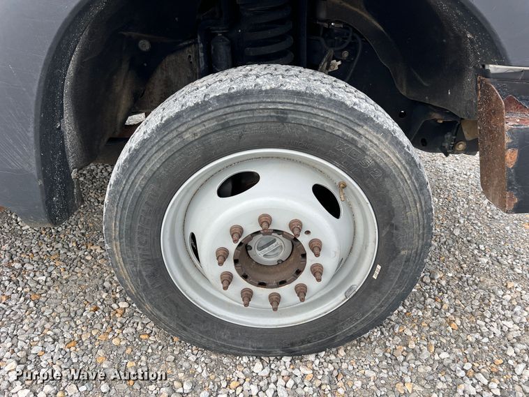 image for item JU9655 2011 Ford F550 Super Duty  bucket truck