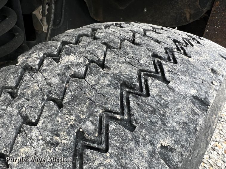 image for item JU9655 2011 Ford F550 Super Duty  bucket truck