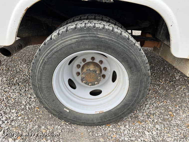 image for item JU9655 2011 Ford F550 Super Duty  bucket truck