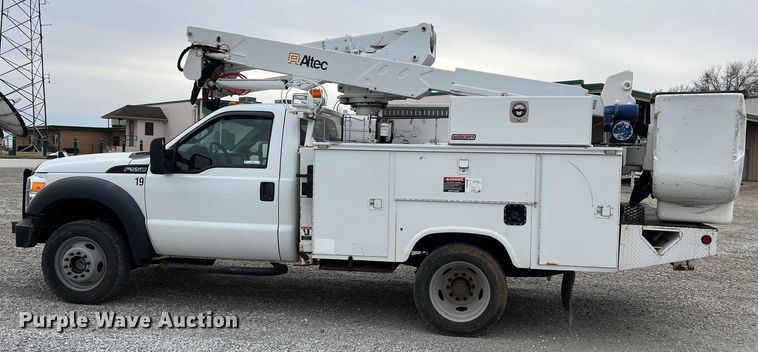image for item JU9656 2011 Ford F550 Super Duty  bucket truck