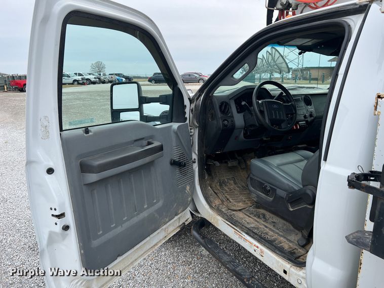 image for item JU9656 2011 Ford F550 Super Duty  bucket truck