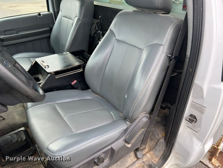 image for item JU9656 2011 Ford F550 Super Duty  bucket truck