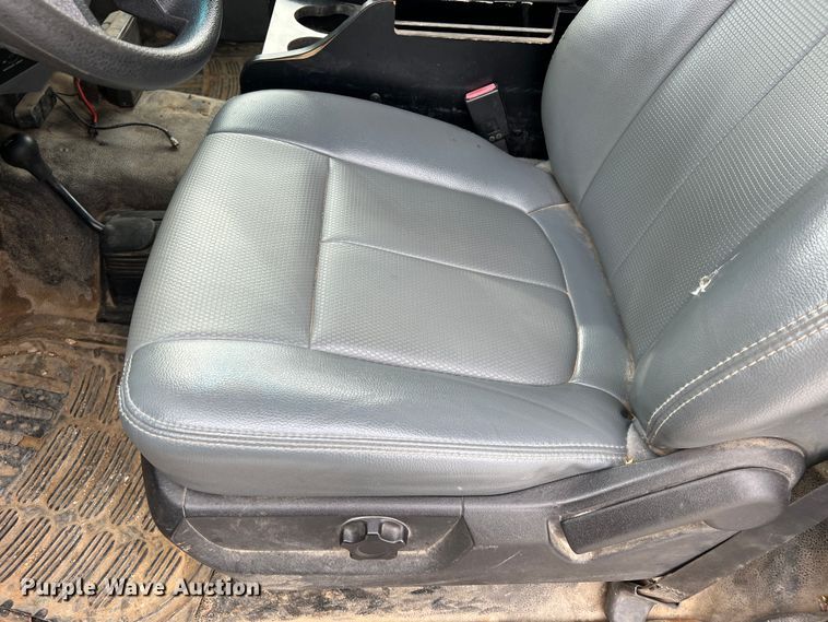 image for item JU9656 2011 Ford F550 Super Duty  bucket truck