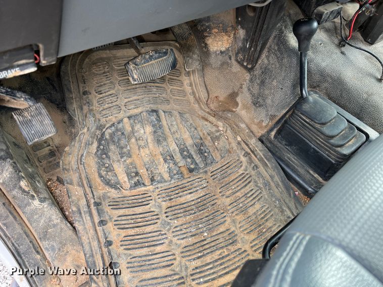 image for item JU9656 2011 Ford F550 Super Duty  bucket truck