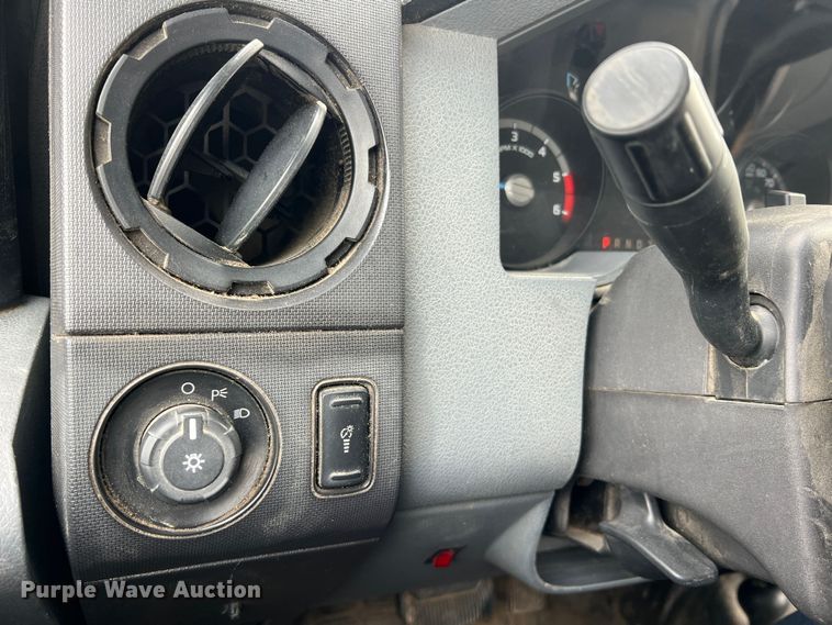 image for item JU9656 2011 Ford F550 Super Duty  bucket truck