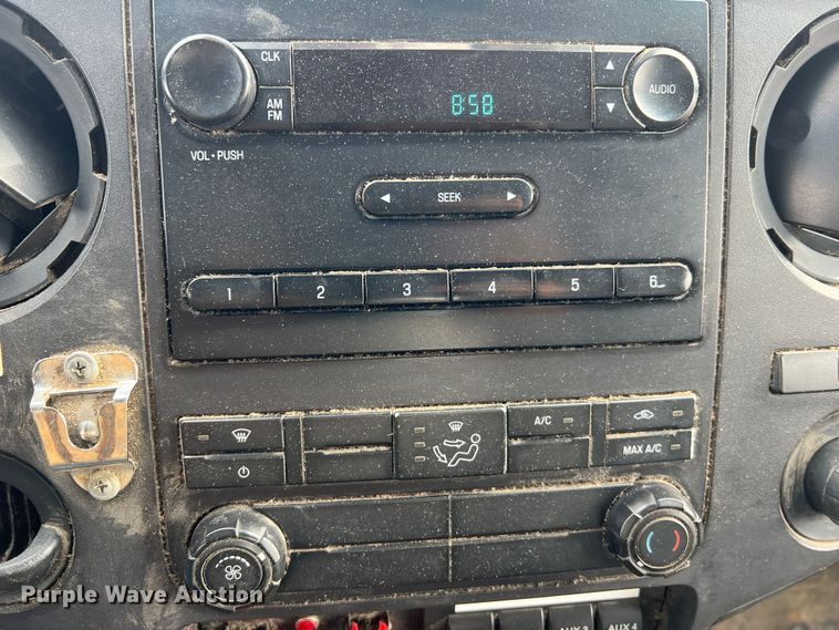 image for item JU9656 2011 Ford F550 Super Duty  bucket truck