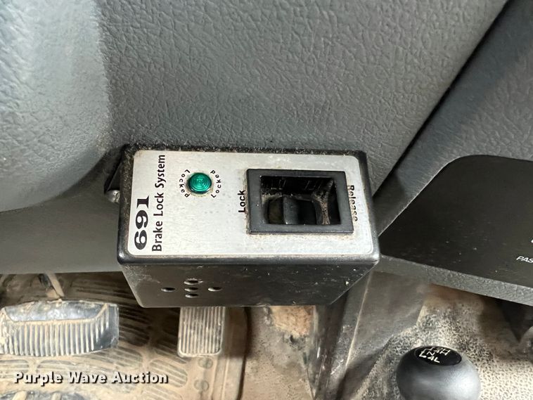 image for item JU9656 2011 Ford F550 Super Duty  bucket truck