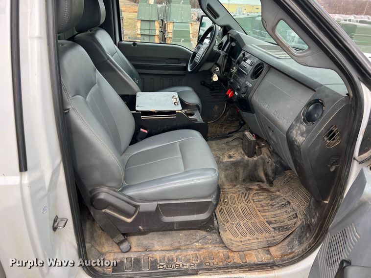 image for item JU9656 2011 Ford F550 Super Duty  bucket truck