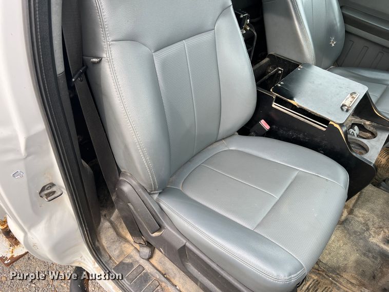 image for item JU9656 2011 Ford F550 Super Duty  bucket truck