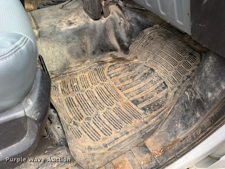 image for item JU9656 2011 Ford F550 Super Duty  bucket truck