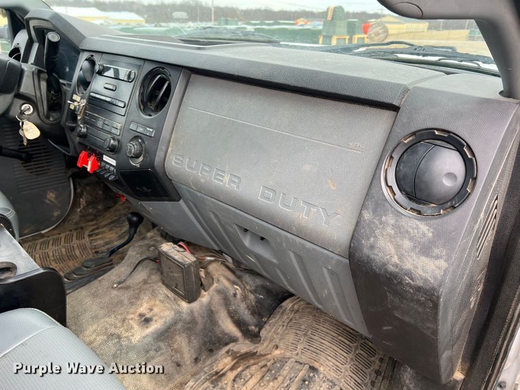 image for item JU9656 2011 Ford F550 Super Duty  bucket truck