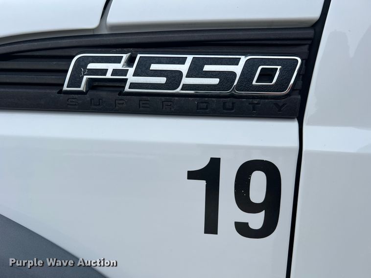 image for item JU9656 2011 Ford F550 Super Duty  bucket truck