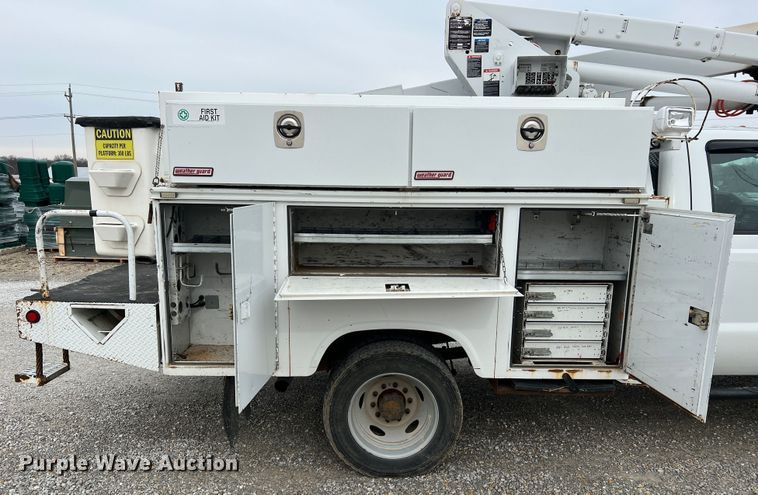 image for item JU9656 2011 Ford F550 Super Duty  bucket truck