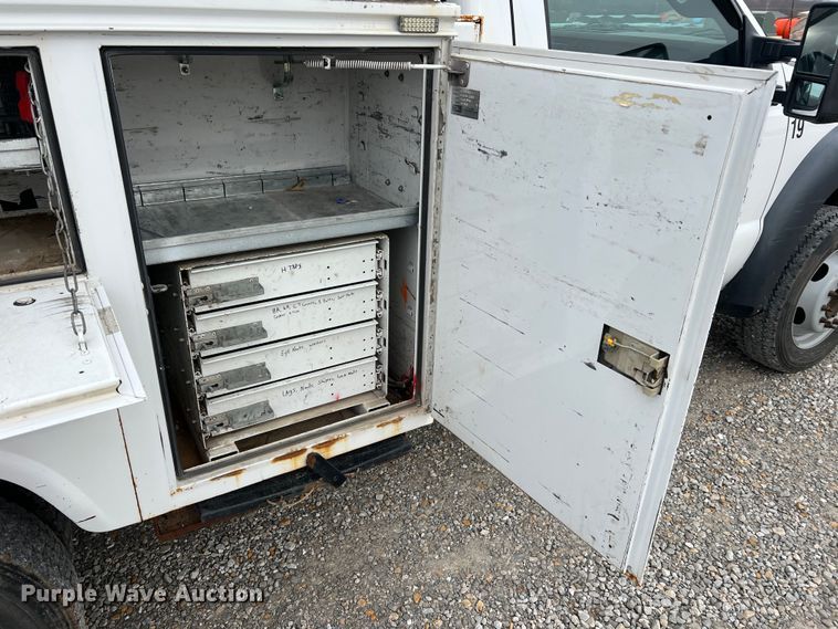 image for item JU9656 2011 Ford F550 Super Duty  bucket truck