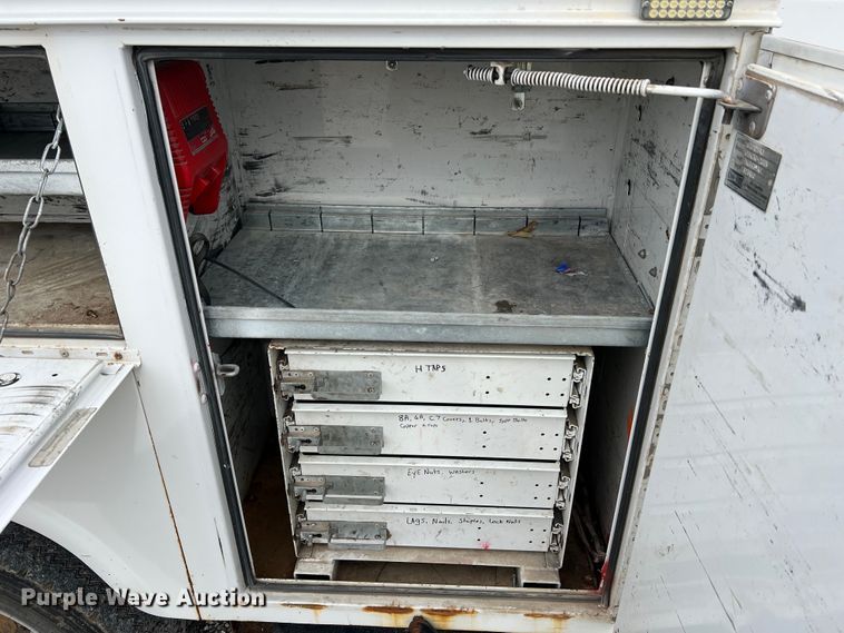 image for item JU9656 2011 Ford F550 Super Duty  bucket truck