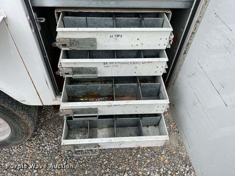 image for item JU9656 2011 Ford F550 Super Duty  bucket truck