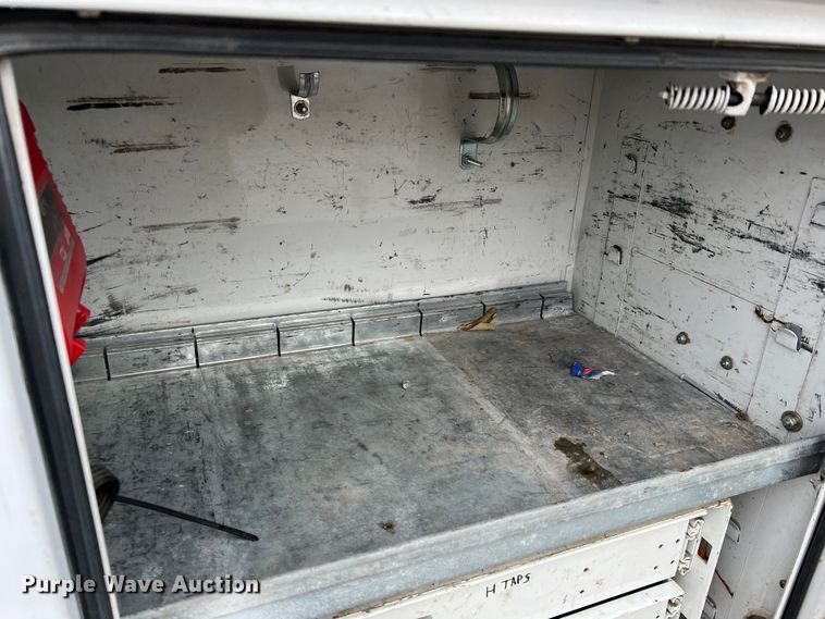 image for item JU9656 2011 Ford F550 Super Duty  bucket truck