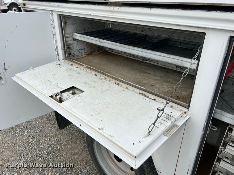 image for item JU9656 2011 Ford F550 Super Duty  bucket truck