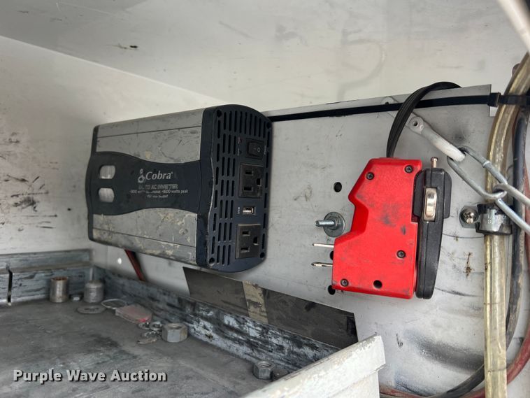 image for item JU9656 2011 Ford F550 Super Duty  bucket truck