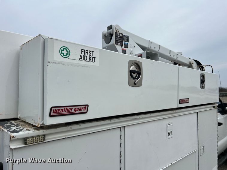 image for item JU9656 2011 Ford F550 Super Duty  bucket truck