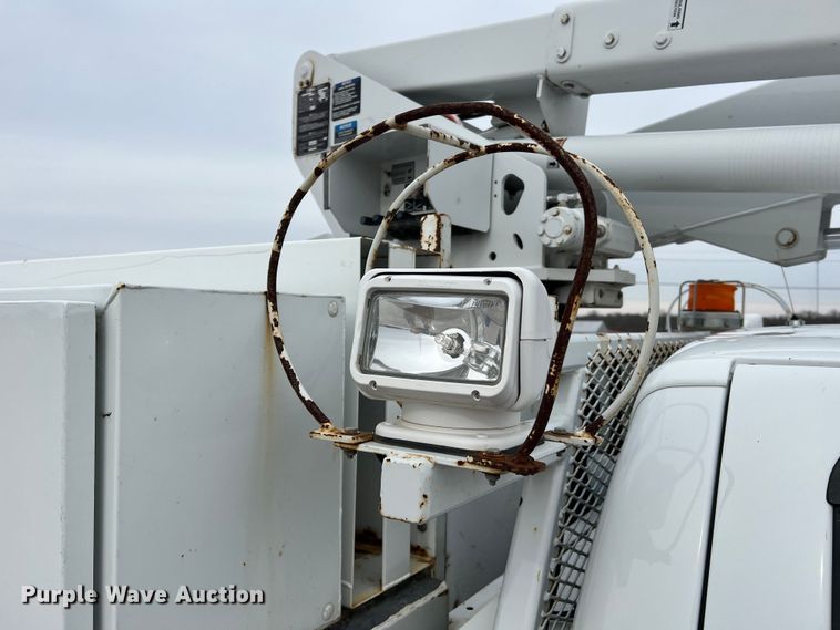 image for item JU9656 2011 Ford F550 Super Duty  bucket truck