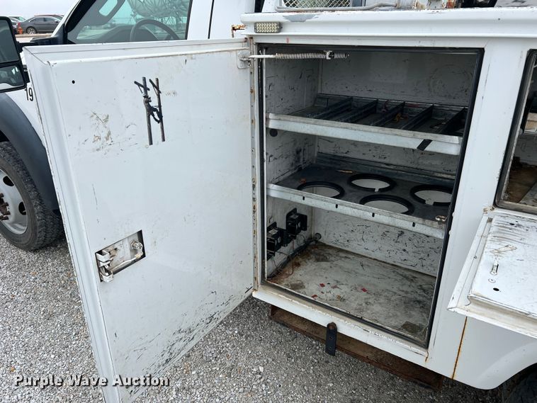 image for item JU9656 2011 Ford F550 Super Duty  bucket truck