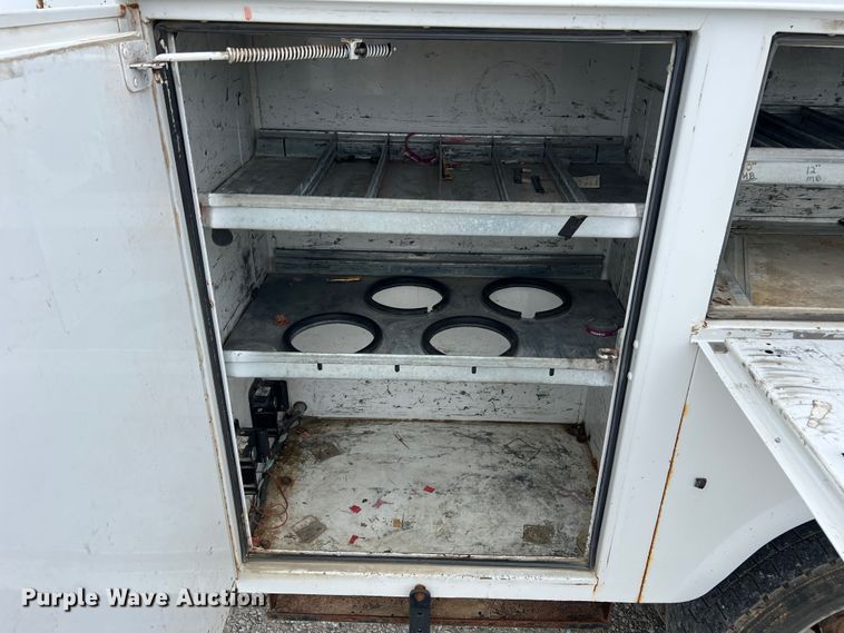 image for item JU9656 2011 Ford F550 Super Duty  bucket truck