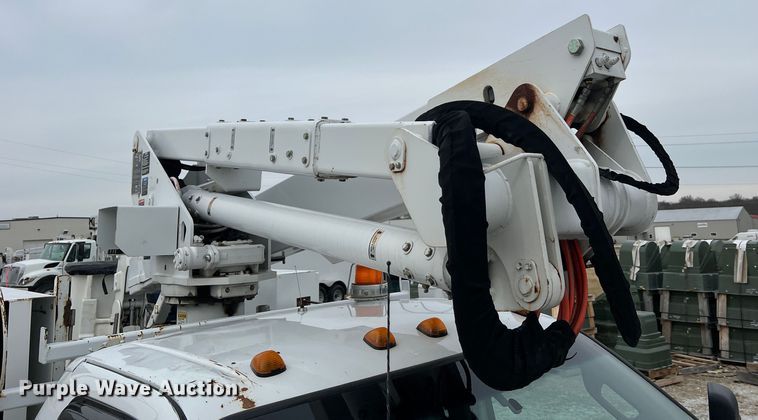 image for item JU9656 2011 Ford F550 Super Duty  bucket truck