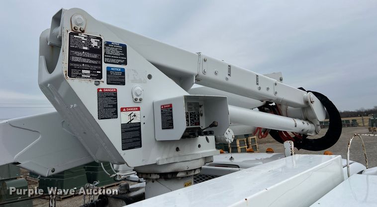 image for item JU9656 2011 Ford F550 Super Duty  bucket truck