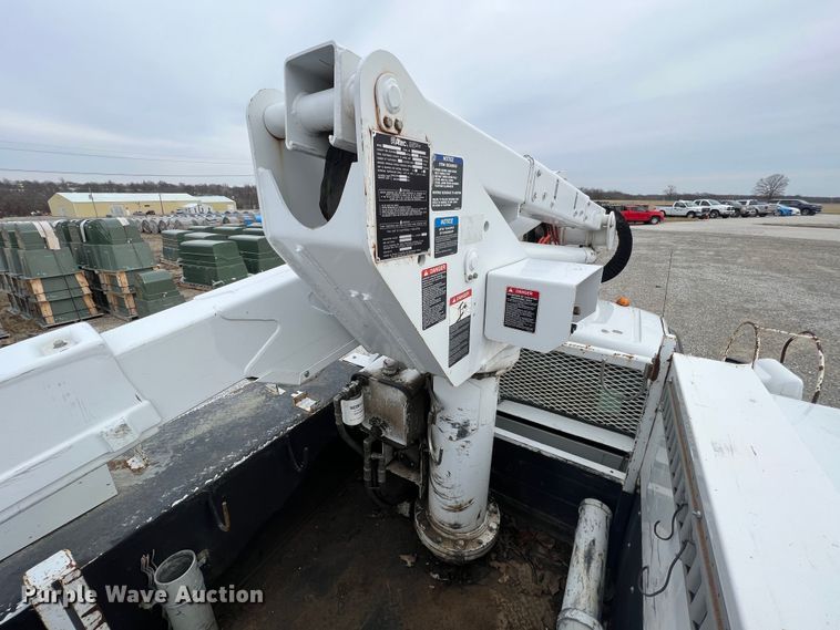 image for item JU9656 2011 Ford F550 Super Duty  bucket truck