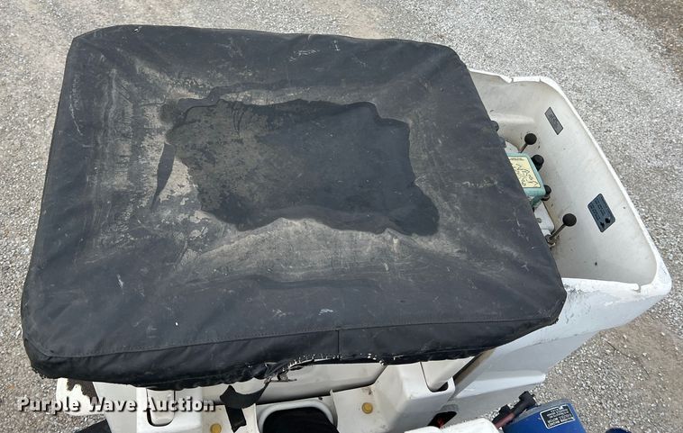 image for item JU9656 2011 Ford F550 Super Duty  bucket truck