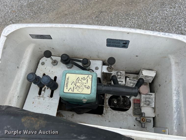 image for item JU9656 2011 Ford F550 Super Duty  bucket truck