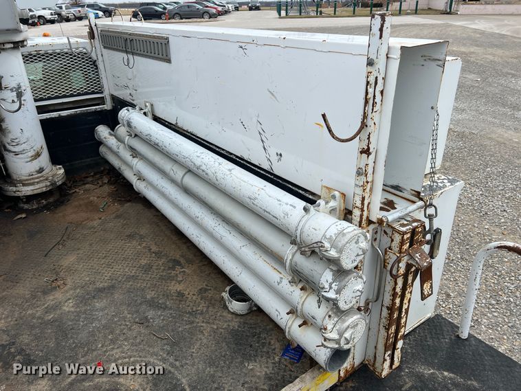 image for item JU9656 2011 Ford F550 Super Duty  bucket truck