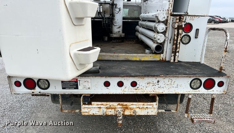 image for item JU9656 2011 Ford F550 Super Duty  bucket truck