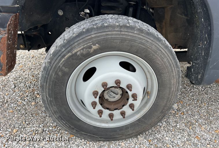 image for item JU9656 2011 Ford F550 Super Duty  bucket truck