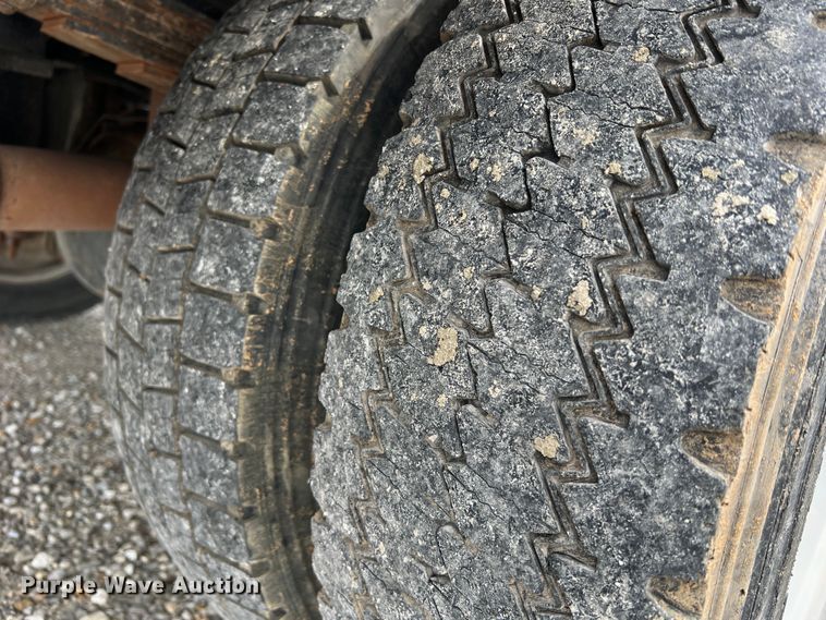 image for item JU9656 2011 Ford F550 Super Duty  bucket truck