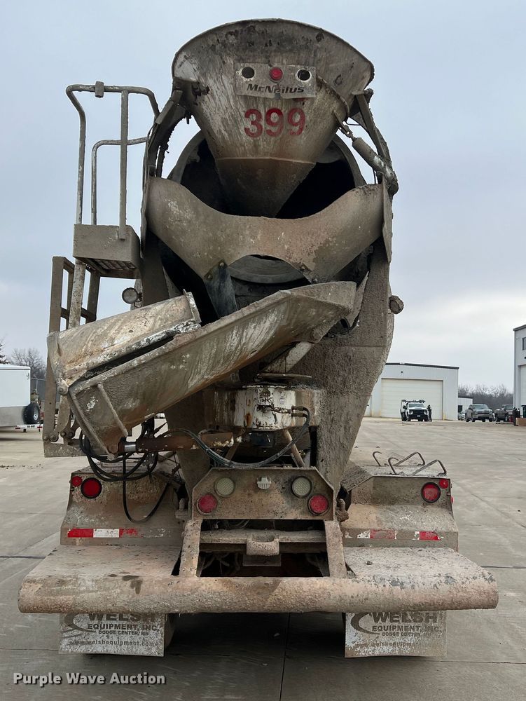 image for item JU9666 2006 International 5600i  ready mix truck