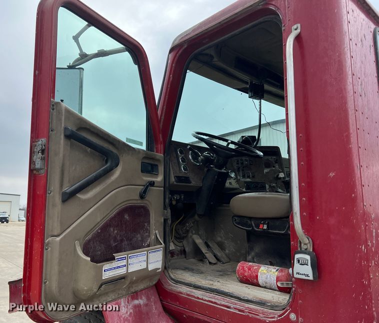 image for item JU9666 2006 International 5600i  ready mix truck