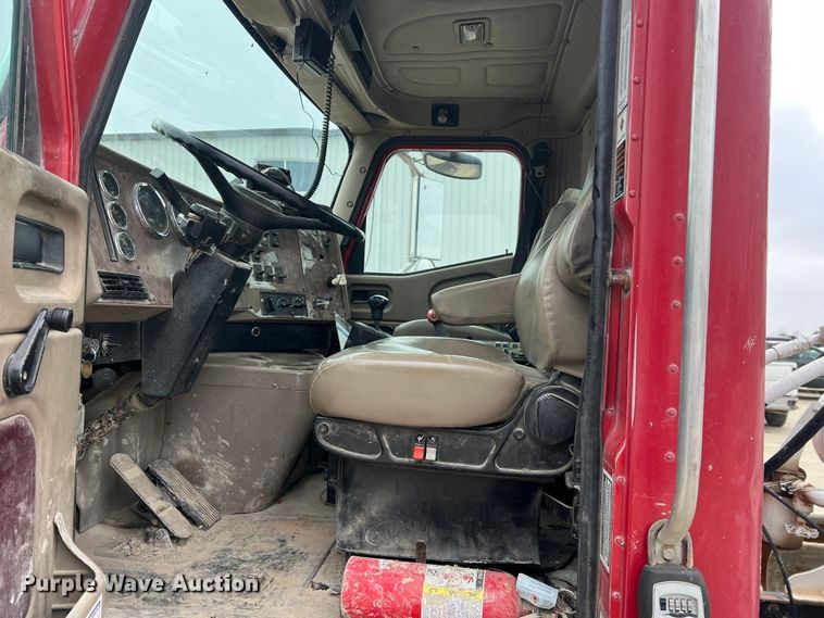 image for item JU9666 2006 International 5600i  ready mix truck